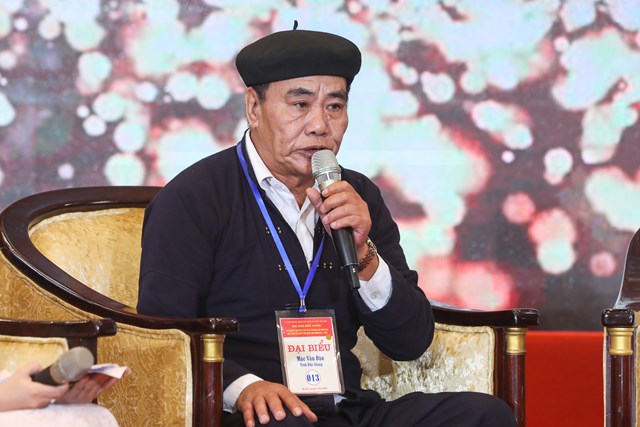 Những cán bộ Mặt trận người dân tộc thiểu số gần dân, sát dân