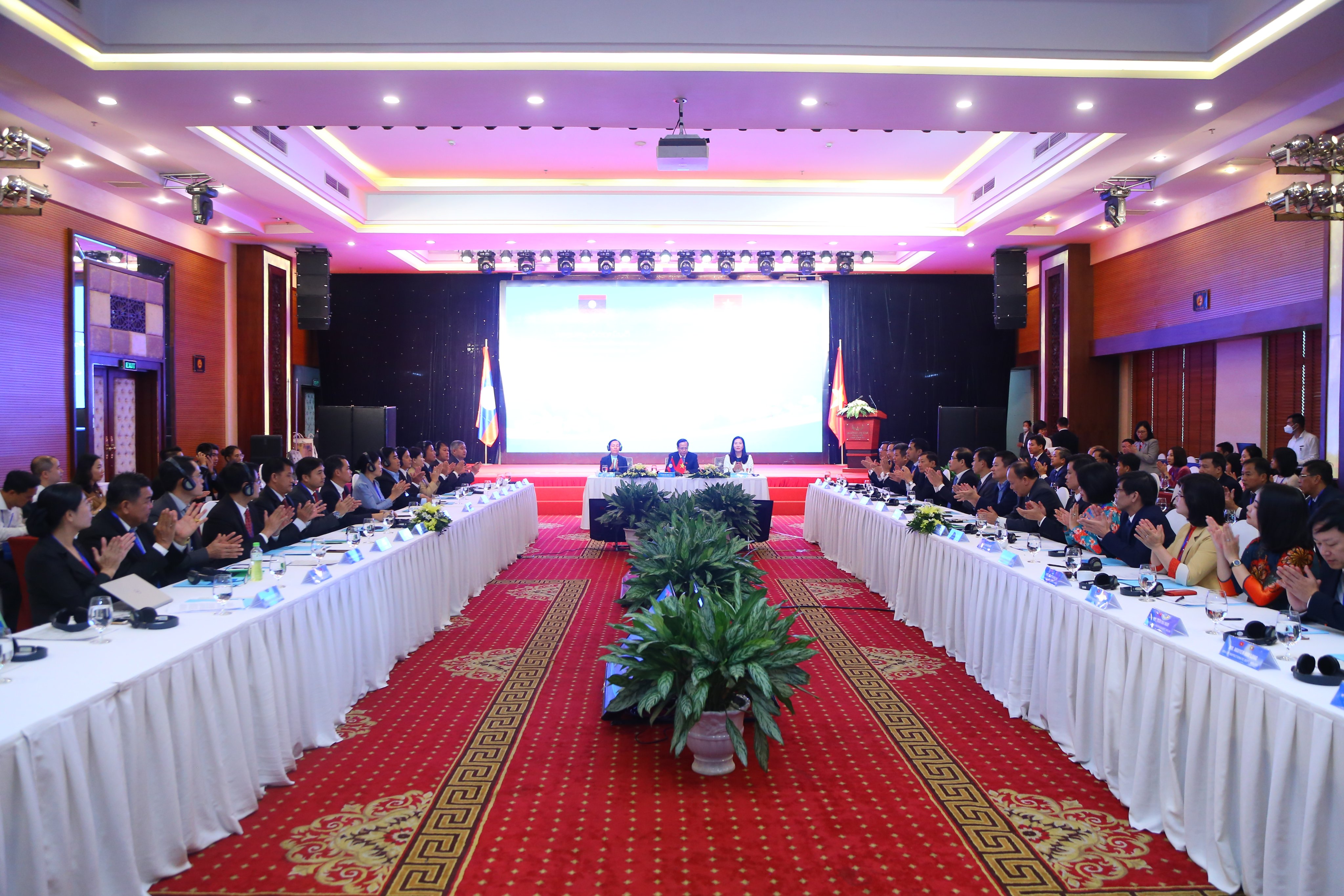 Tăng cường hợp tác Việt Nam - Lào về lao động, phúc lợi xã hội và phát triển nguồn nhân lực