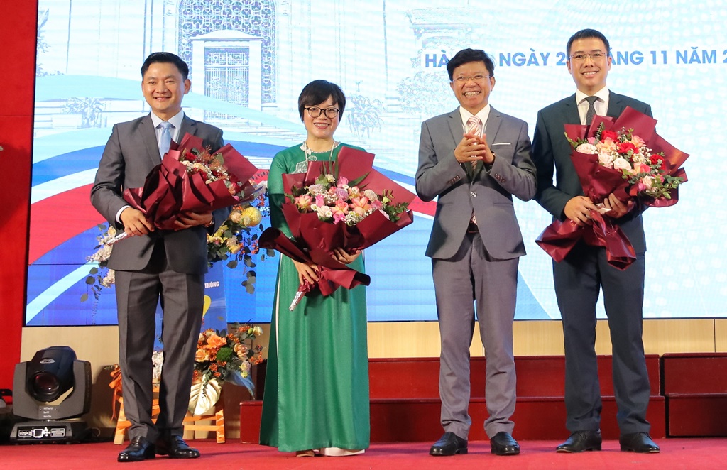 Viện Đào tạo Báo chí và Truyền thông ra mắt Ban lãnh đạo nhiệm kỳ mới