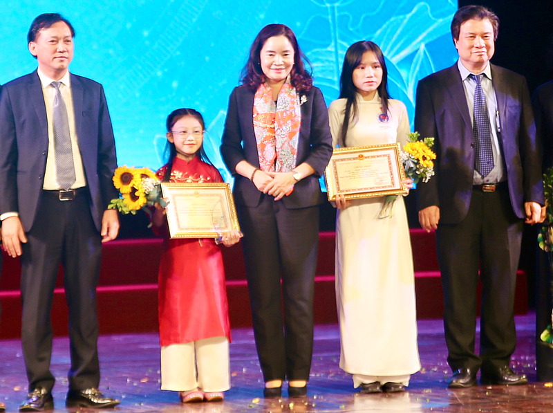 Tôn vinh Đại sứ Văn hóa đọc năm 2022