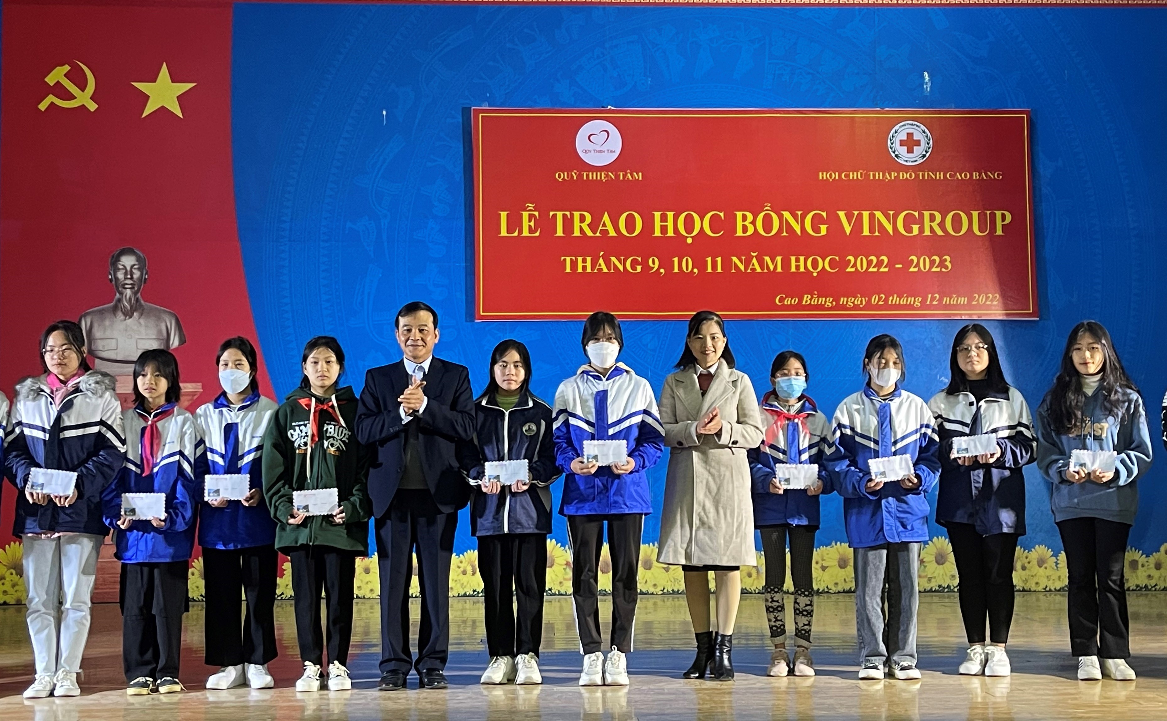 Cao Bằng Trao cơ hội cho học sinh, sinh viên có hoàn cảnh khó khăn được đến trường