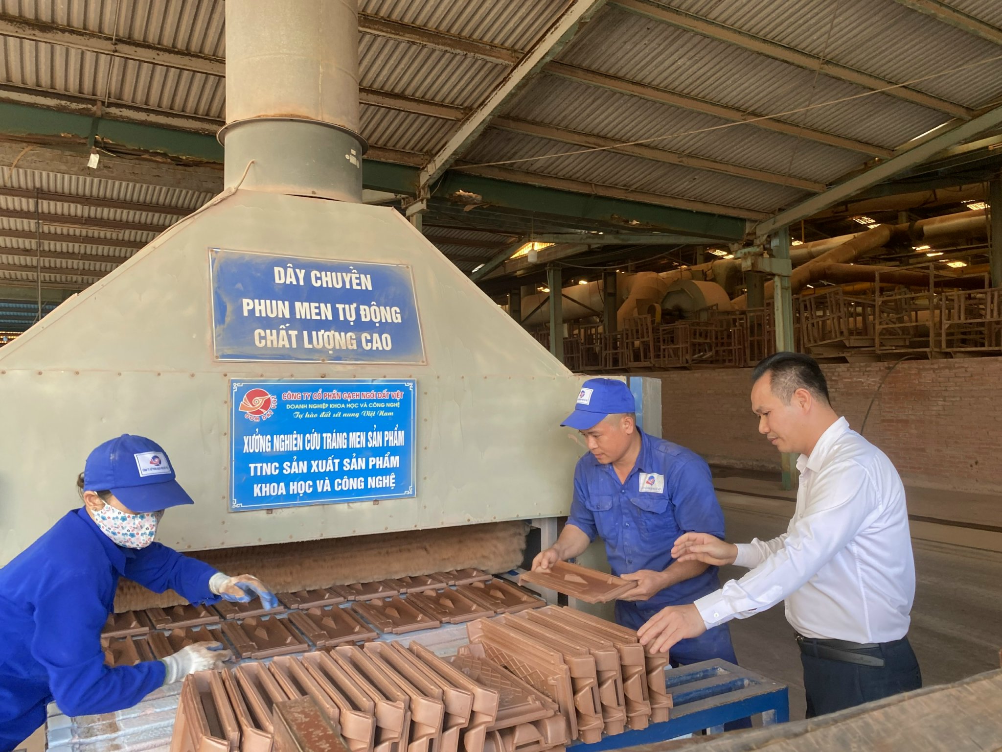 Công nghệ nghiền khô siêu mịn Niềm tự hào đất sét nung Việt Nam