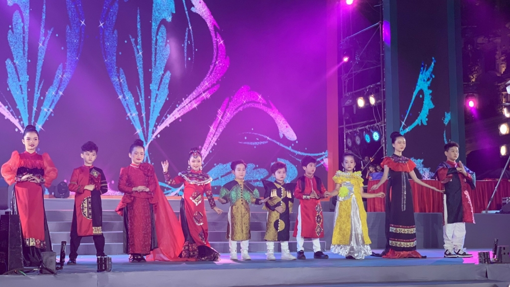 Lễ hội Áo dài du lịch Hà Nội 2022 thu hút hơn 30 nghìn lượt khách thăm quan