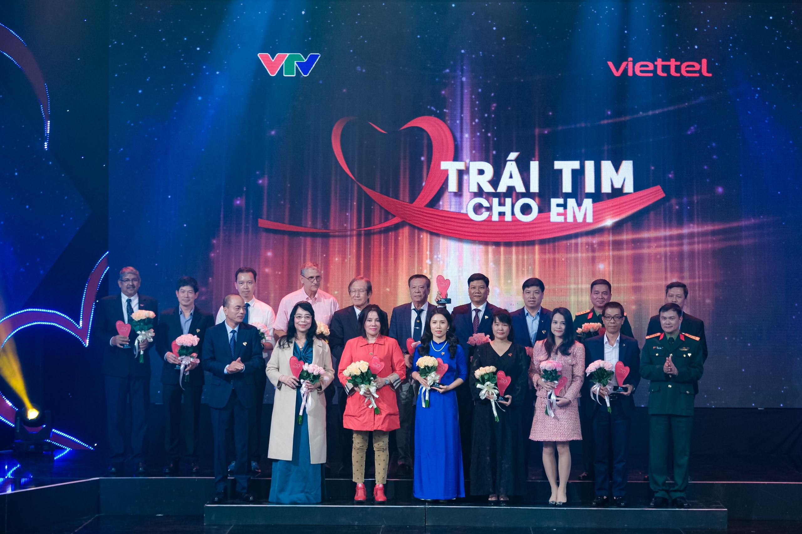 18 tỷ đồng ủng hộ trong Gala kỷ niệm 14 năm Chương trình Trái tim cho em