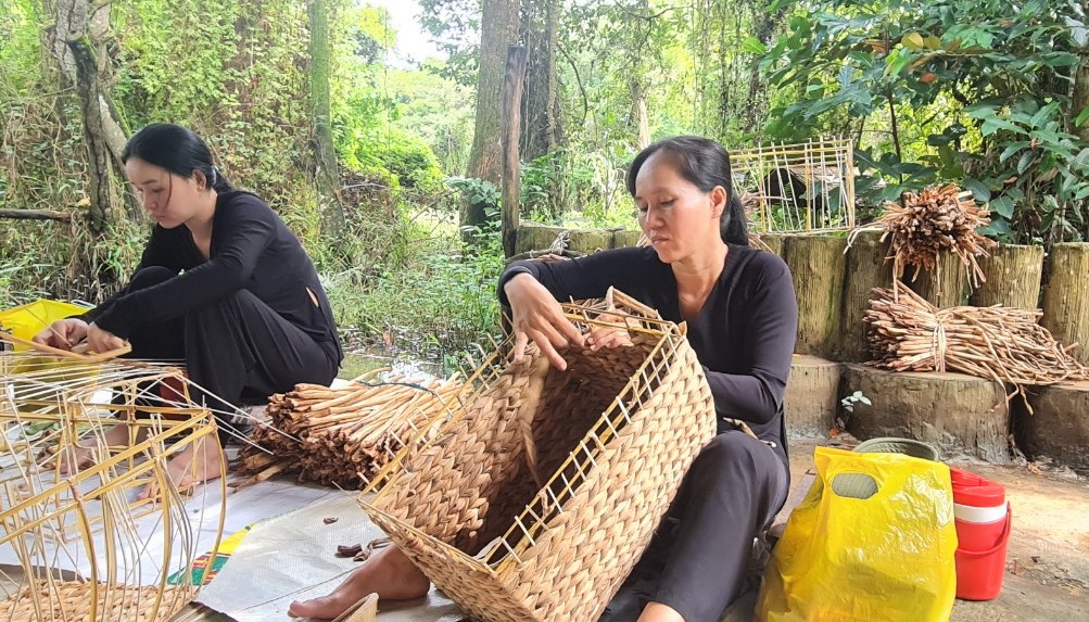 Phát huy giá trị làng nghề truyền thống kết hợp phát triển du lịch địa phương