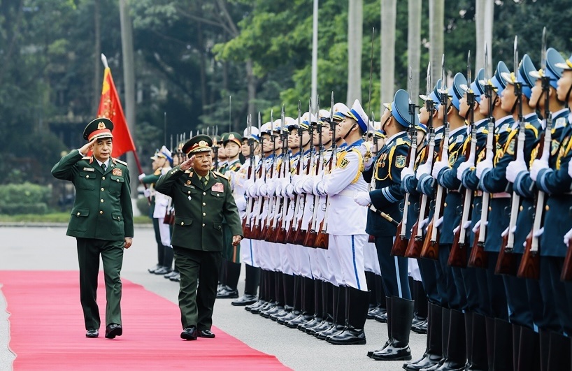 Phó Thủ tướng, Bộ trưởng Bộ Quốc phòng Lào thăm chính thức Việt Nam