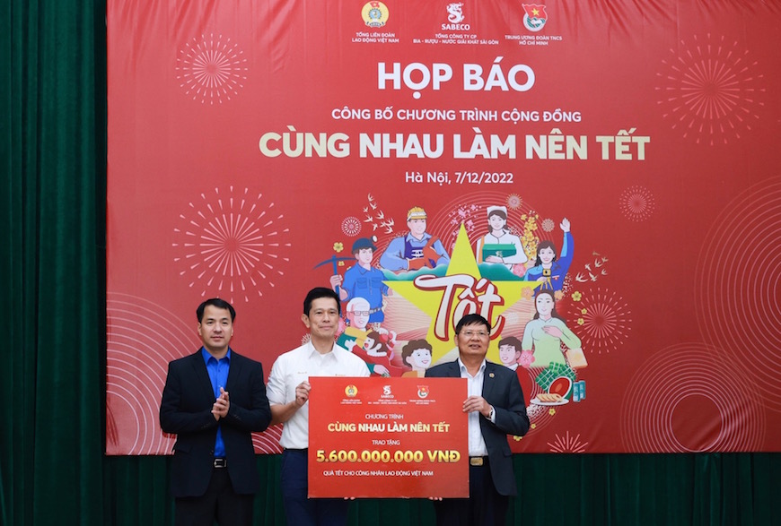 8 000 phần quà Tết dành tặng cho công nhân, người lao động tại 11 tỉnh, thành