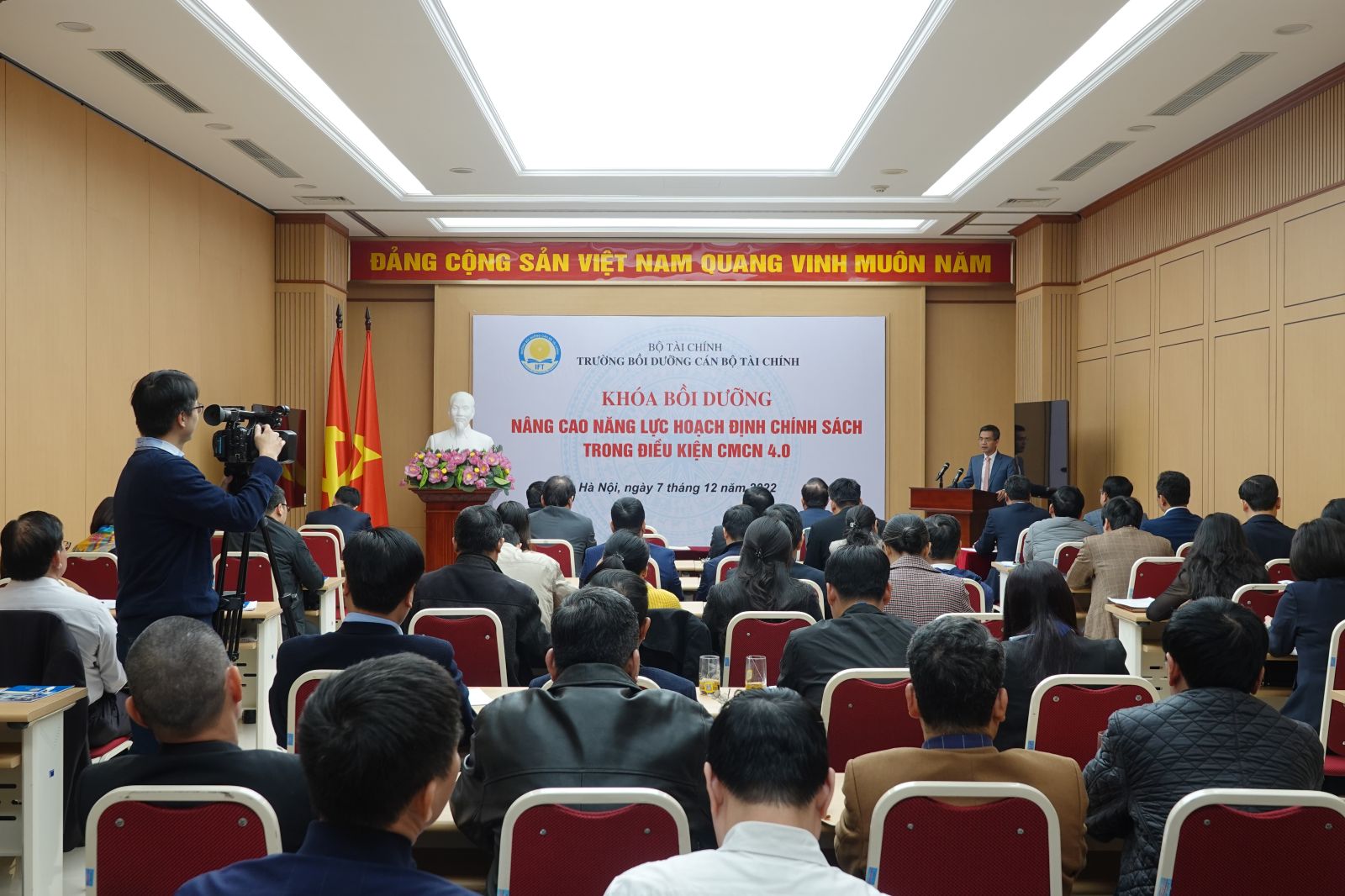 Nâng cao năng lực hoạch định chính sách tài chính