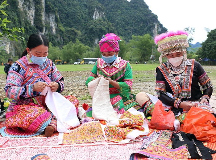 Lao động thuộc hộ nghèo vùng DTTS MN đi làm việc ở nước ngoài được hỗ trợ thế nào