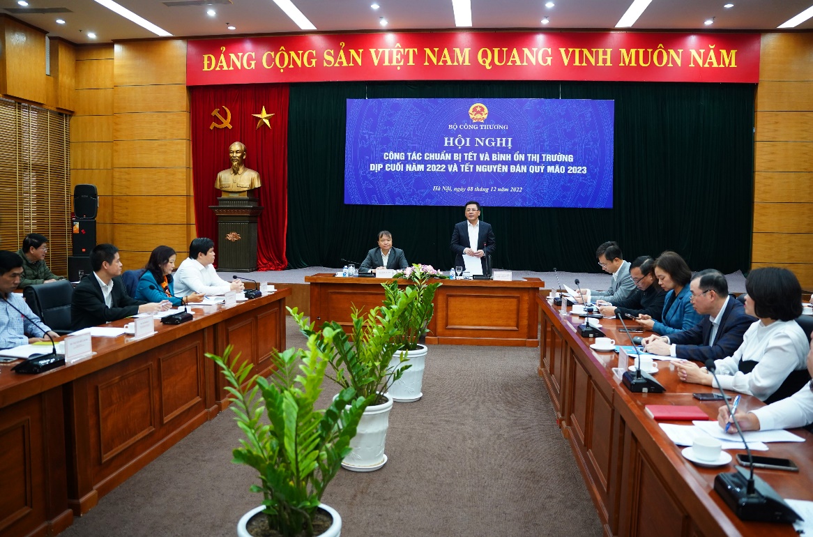 Nỗ lực đảm bảo hàng hoá và bình ổn thị trường cuối năm