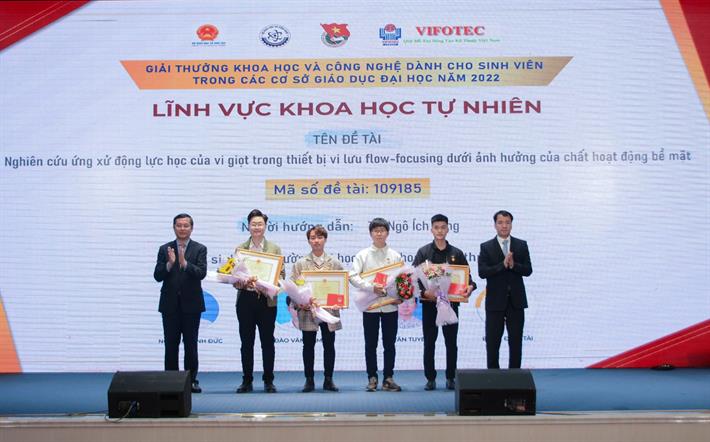 Trao giải thưởng KHCN dành cho sinh viên các cơ sở giáo dục đại học