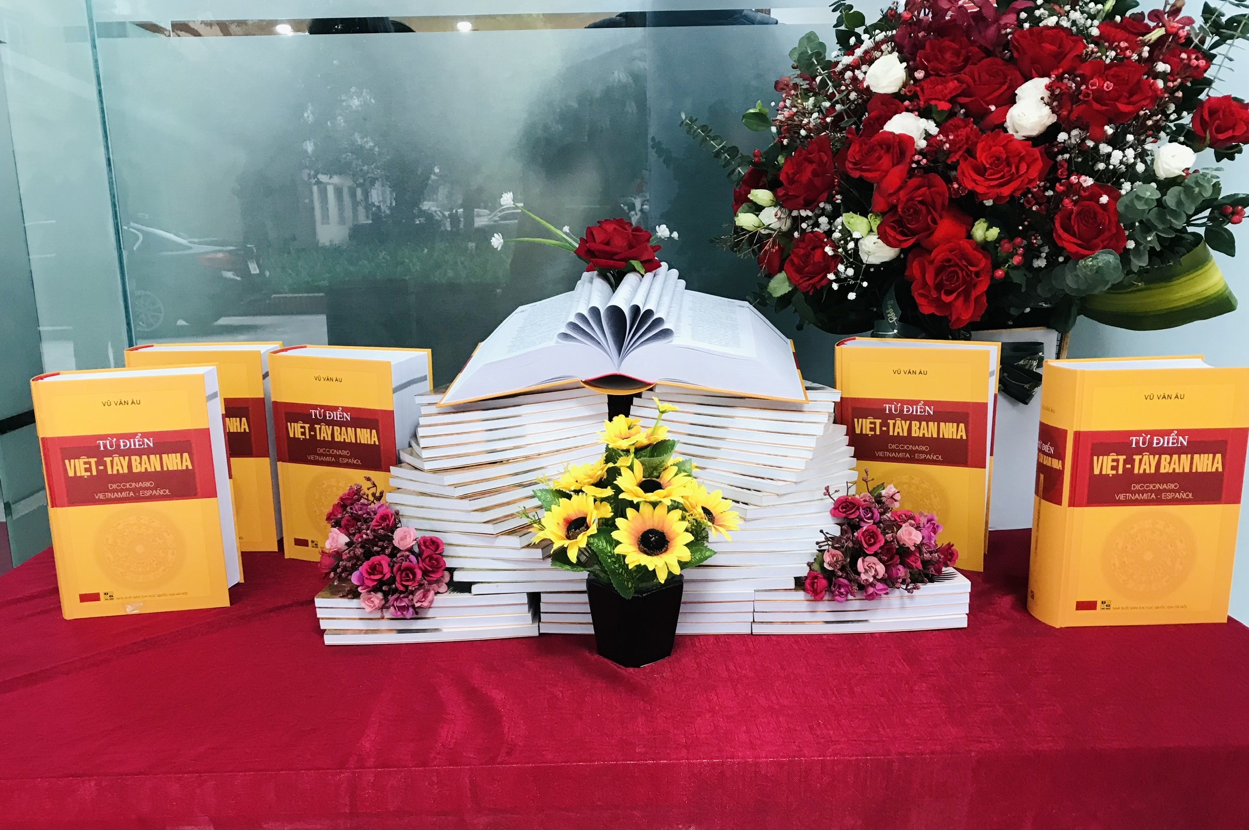 Giới thiệu Từ điển Việt – Tây Ban Nha đầu tiên tại Việt Nam