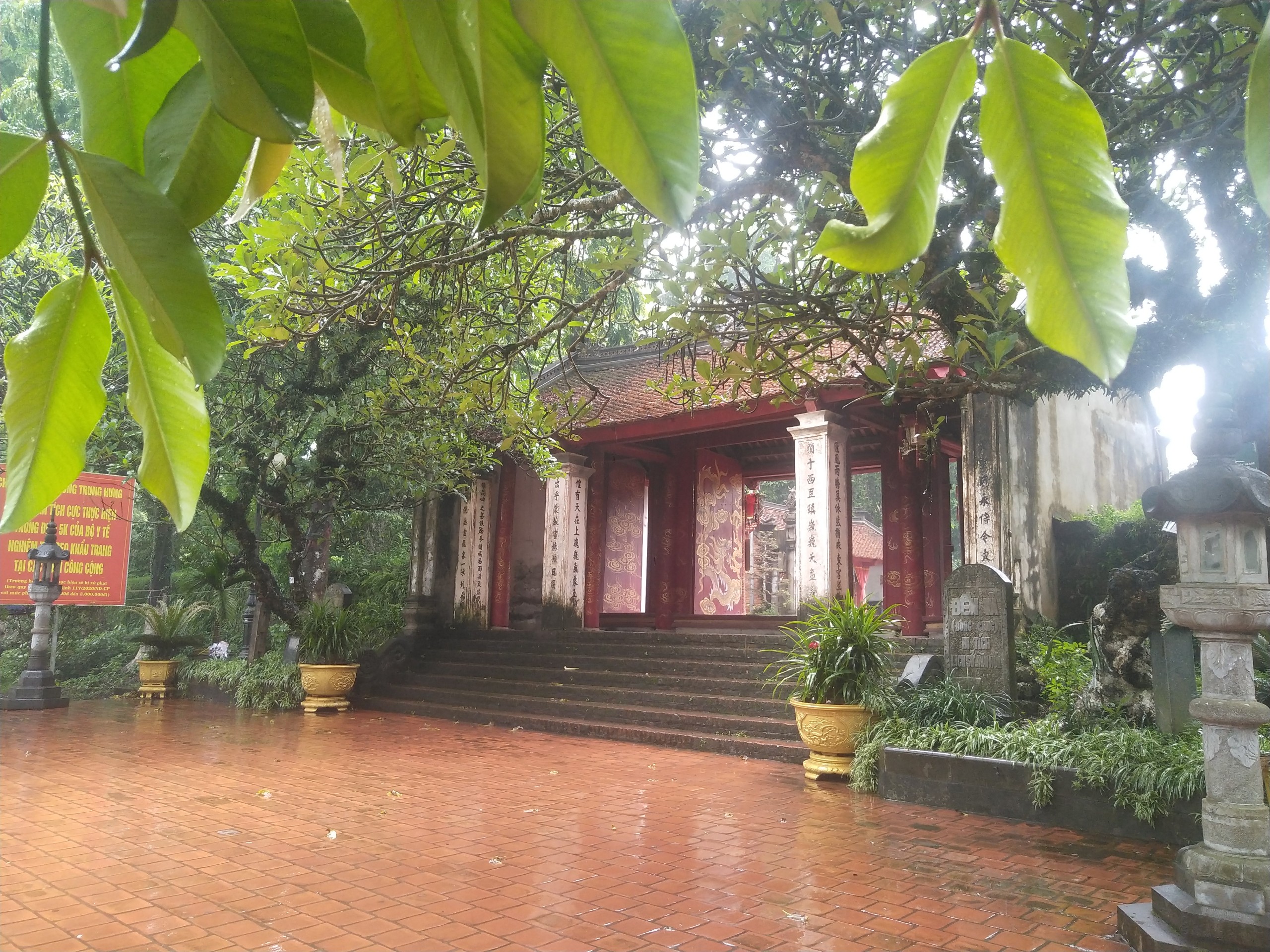 Không gian tín ngưỡng Đức Thánh Tản xứ Đoài