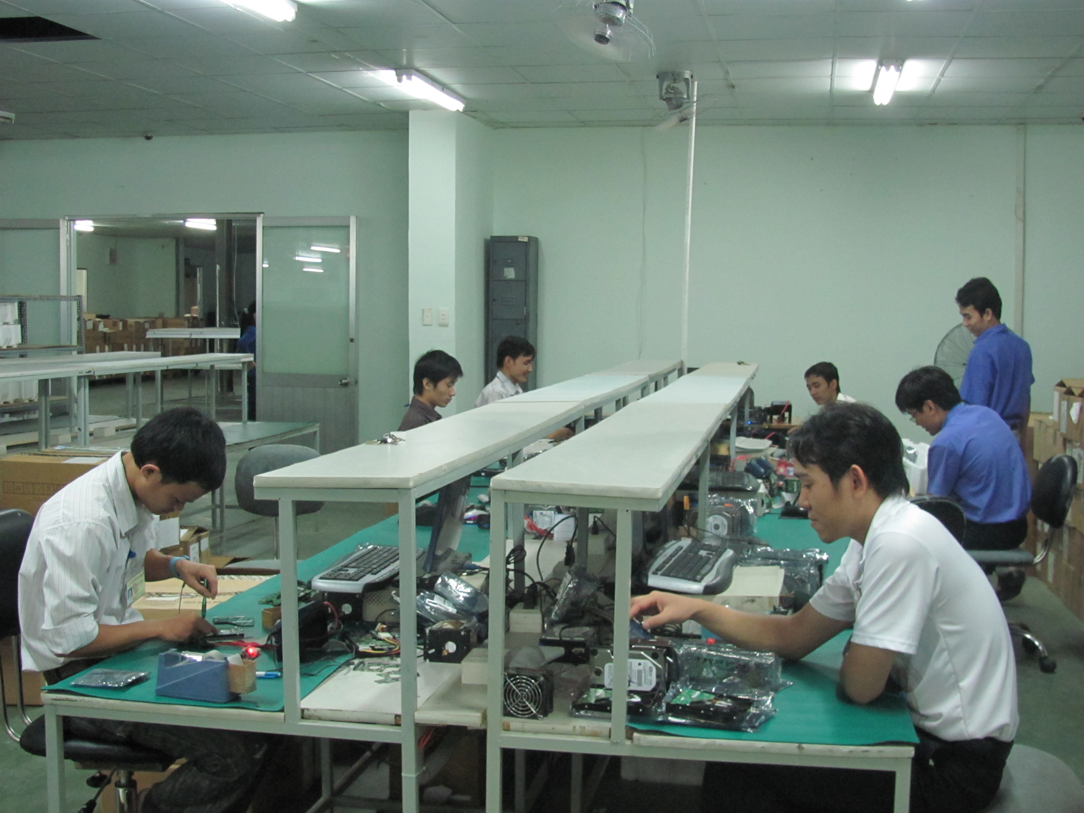 Hỗ trợ người lao động bị cắt giảm việc làm trong các doanh nghiệp