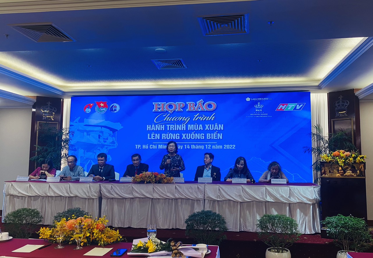 Đặc sắc chương trình Hành trình mùa Xuân lên rừng xuống biển