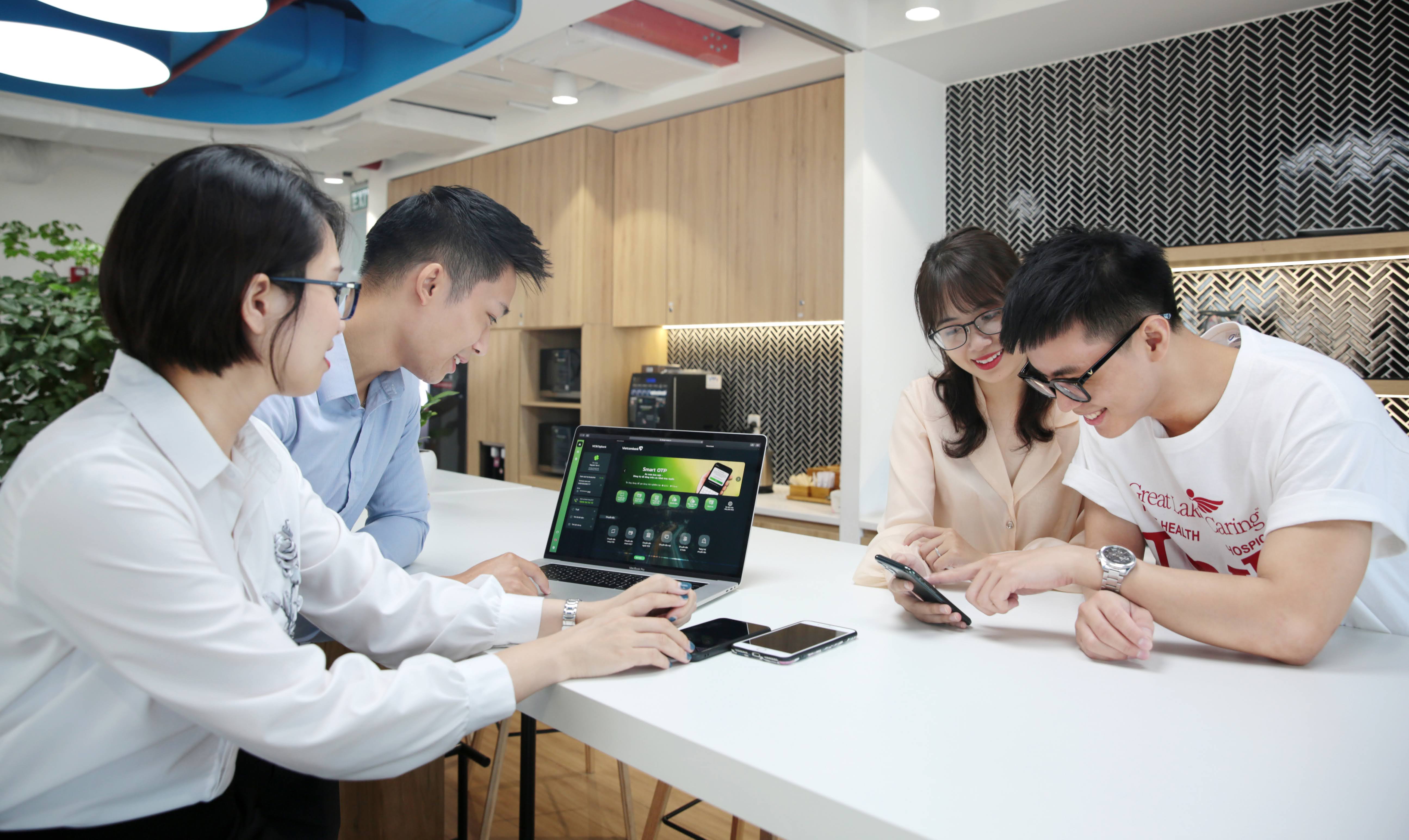 Vietcombank nỗ lực chuyển đổi số giúp gia tăng trải nghiệm khách hàng