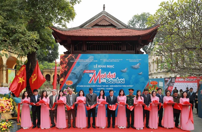 “Từ mặt đất đến bầu trời”