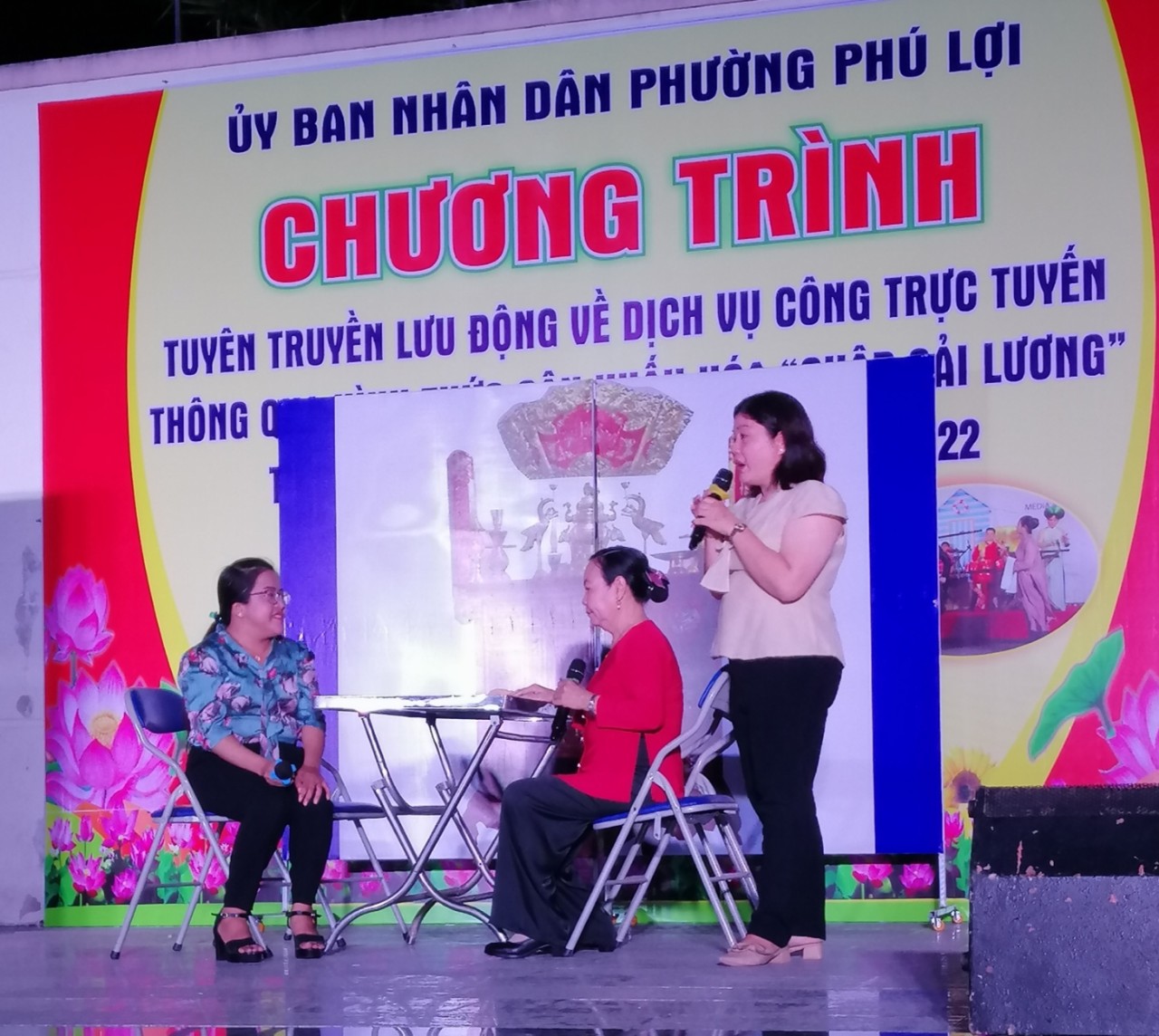 Bình Dương tuyên truyền chuyển đổi số đến từng nhà dân