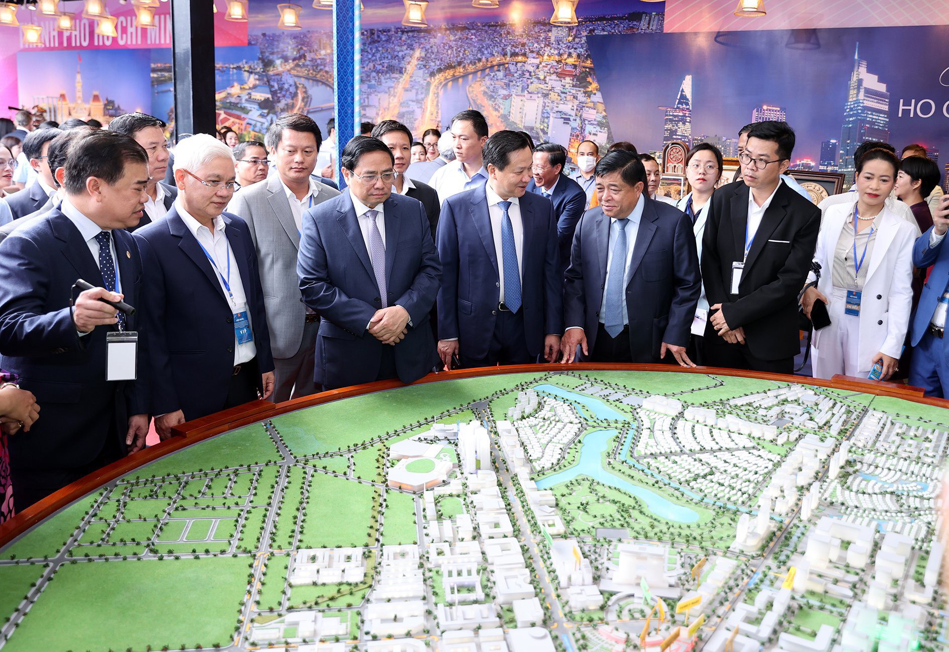 Bình Dương Chiến lược 6 trụ cột vượt qua bẫy thu nhập trung bình