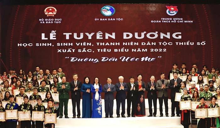 Tuyên dương 142 học sinh, sinh viên, thanh niên DTTS xuất sắc, tiêu biểu