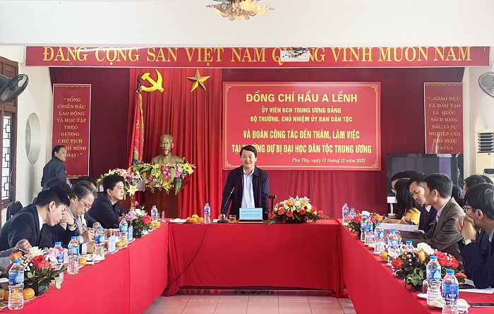 Bộ trưởng, Chủ nhiệm Ủy ban Dân tộc Hầu A Lềnh làm việc với Trường Dự bị Đại học Dân tộc Trung ương