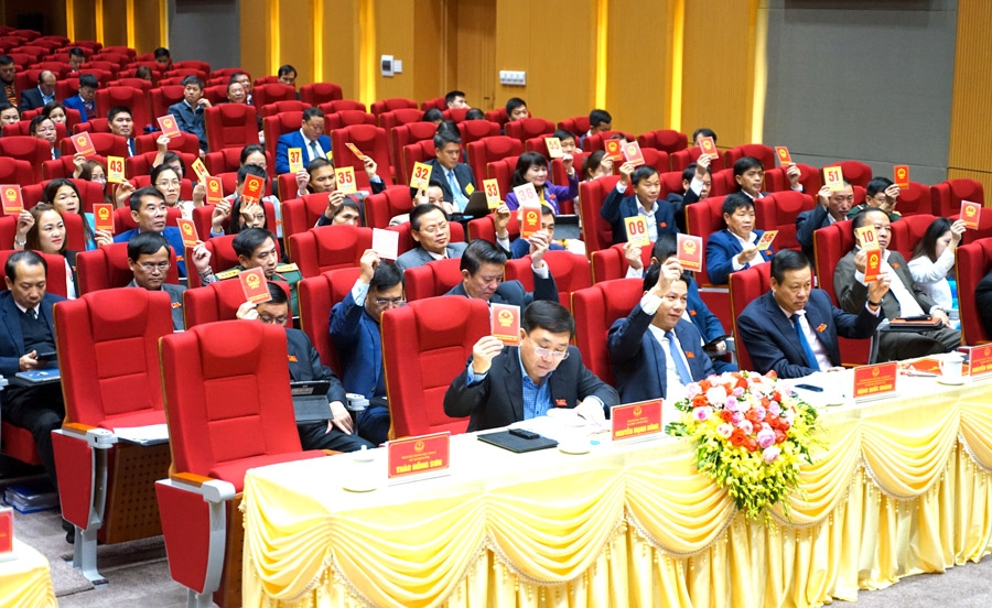 Khẩn trương triển khai thực hiện các nghị quyết vừa được HĐND tỉnh thông qua