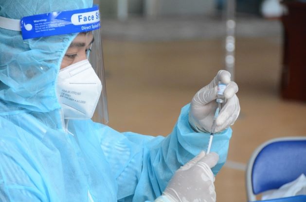 Ca COVID-19 mới tăng lên gần 400