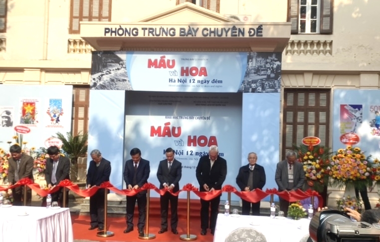 “Máu và Hoa - Hà Nội 12 ngày đêm”