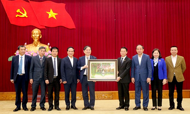 Xây dựng và phát huy vai trò của đội ngũ trí thức trong tình hình mới