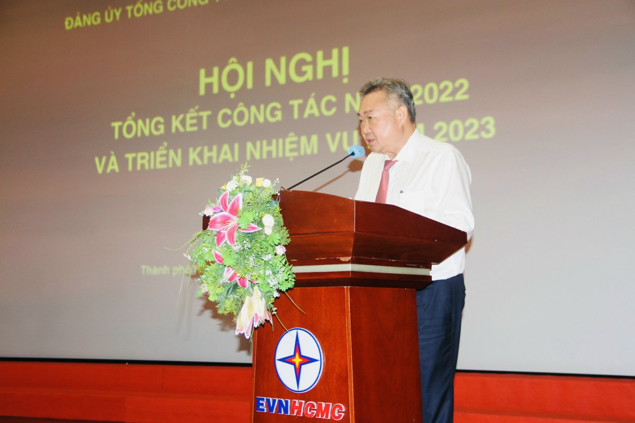 Thực hiện tốt nhiệm vụ xây dựng Đảng, nhiệm vụ sản xuất- kinh doanh