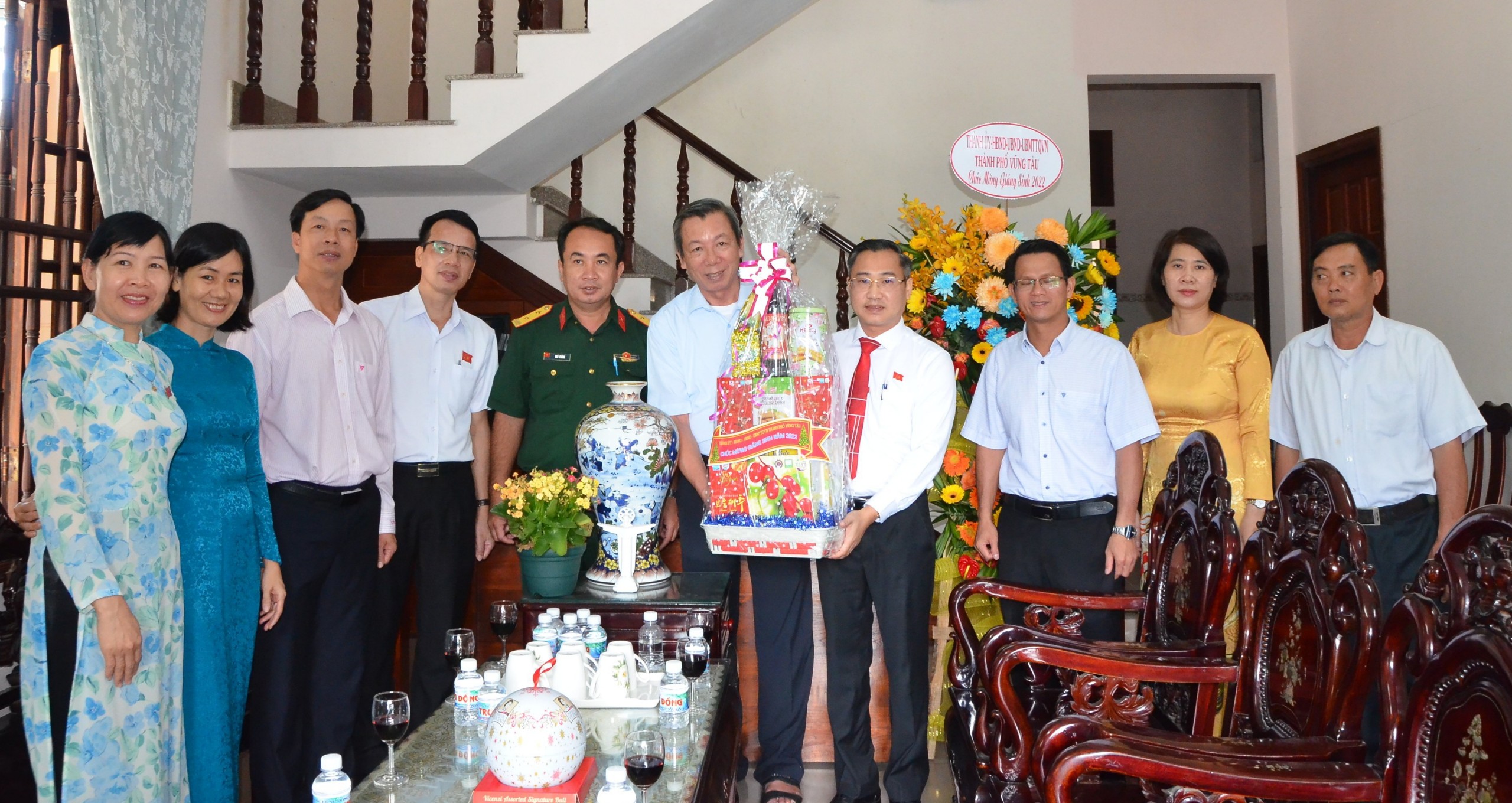 Các linh mục, mục sư, tu sĩ cùng bà con giáo dân có nhiều đóng góp cho sự phát triển