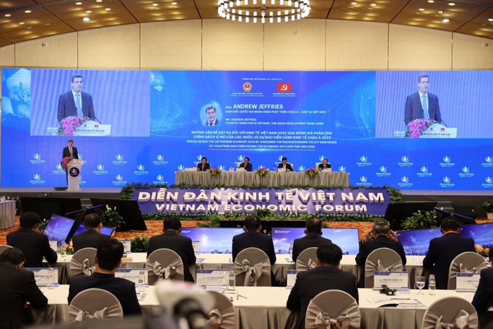Diễn đàn Kinh tế Việt Nam lần thứ 5 - Ổn định kinh tế vĩ mô, đảm bảo các cân đối lớn, vững vàng vượt qua thách thức