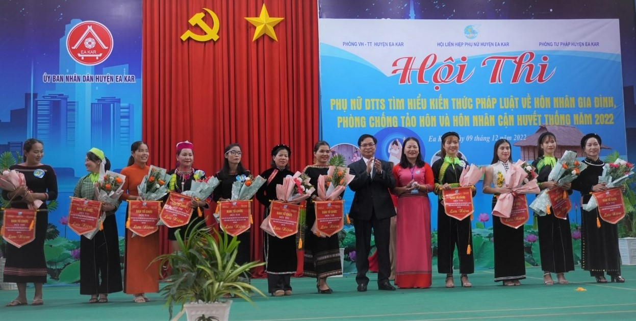 Đắk Lắk Phấn đấu 100 cán bộ, công chức làm công tác dân tộc được phổ biến, giáo dục pháp luật