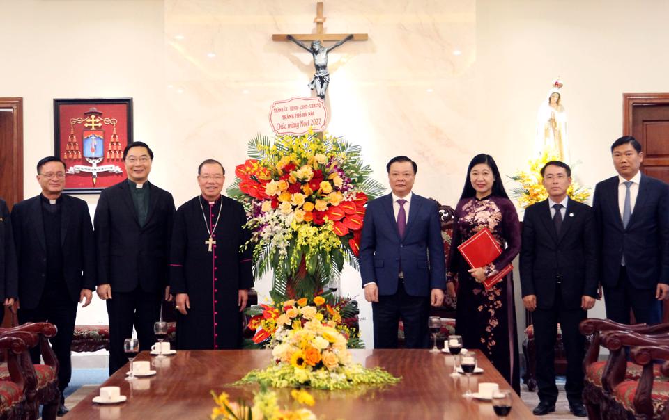 Lãnh đạo TP Hà Nội chúc mừng Giáng sinh năm 2022