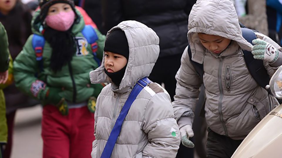 Học sinh mầm non, tiểu học Hà Nội nghỉ học khi nhiệt độ ngoài trời dưới 10 độ C