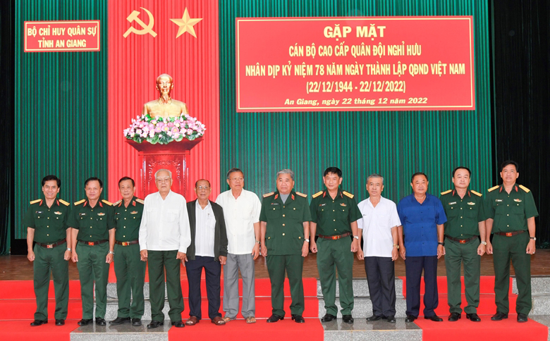 An Giang họp mặt kỷ niệm 78 năm ngày thành lập Quân đội nhân dân Việt Nam