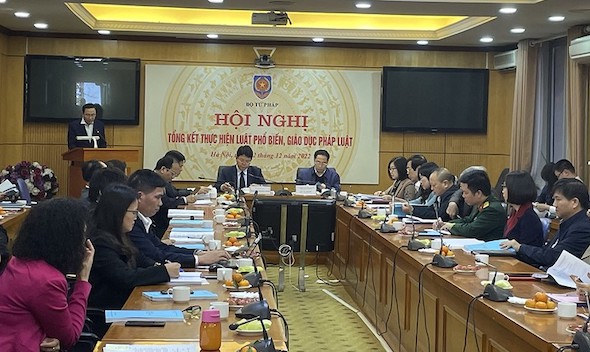 Đa dạng hoá, bảo đảm phổ biến, giáo dục pháp luật trọng tâm, trọng điểm