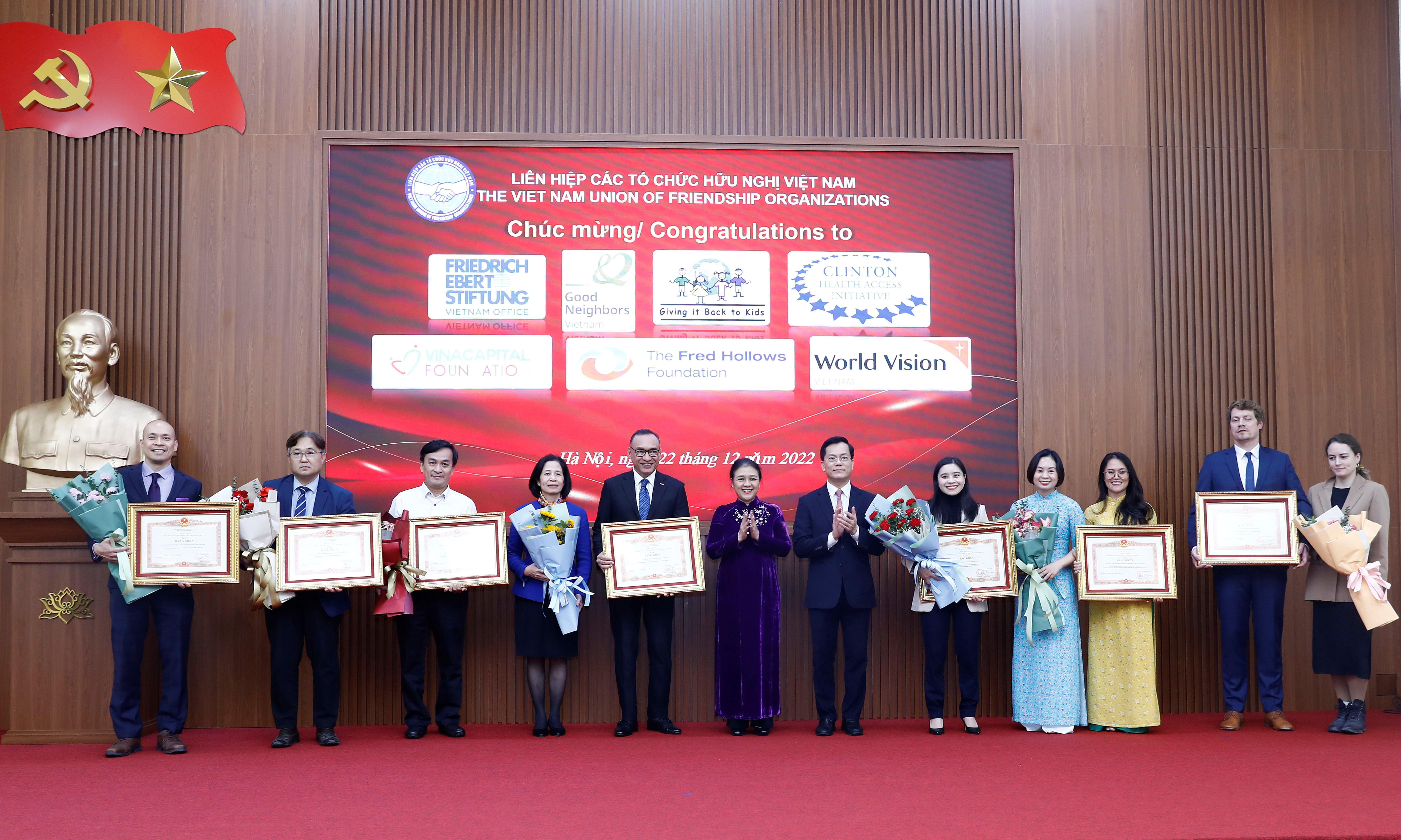 Hơn 5 000 dự án và khoản viện trợ phi chính phủ nước ngoài được triển khai ở Việt Nam