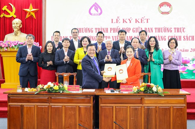 Hệ thống ngân hàng và Ngân hàng Chính sách Xã hội luôn đồng hành cùng MTTQ Việt Nam