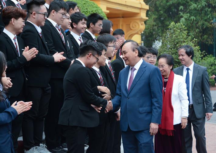 Chủ tịch nước biểu dương học sinh đoạt giải Olympic và KHKT quốc tế