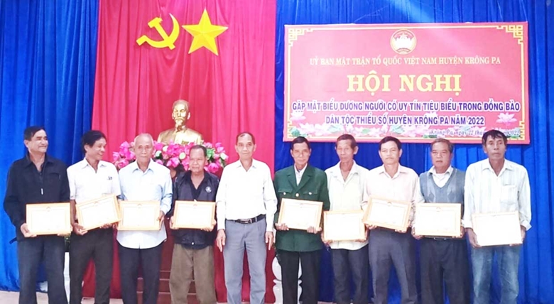 Gia Lai Biểu dương người có uy tín tiêu biểu trong đồng bào dân tộc thiểu số