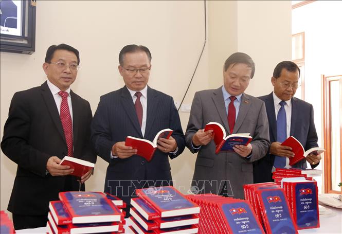 Ra mắt cuốn sách về quan hệ song phương Việt Nam - Lào