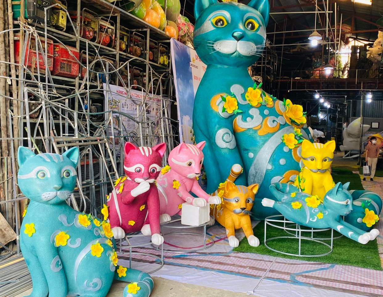 TP Hồ Chí Minh Khẩn trương thi công Đường hoa Nguyễn Huệ Tết Quý Mão