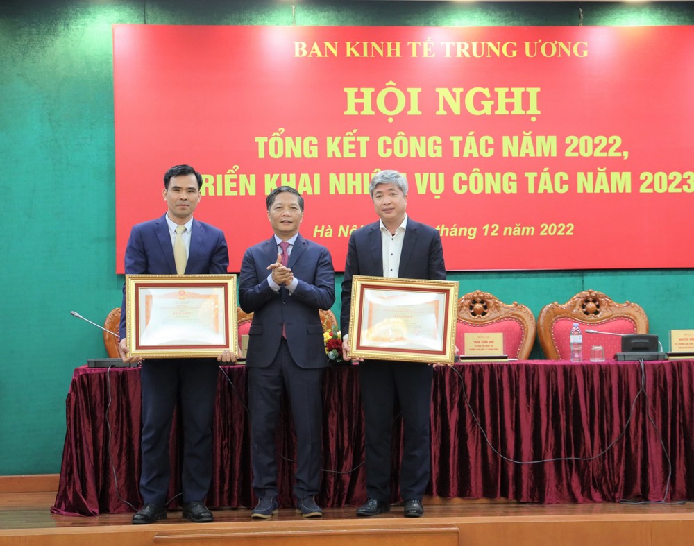 Hoàn thành tốt nhiệm vụ tham mưu ban hành các Nghị quyết về kinh tế
