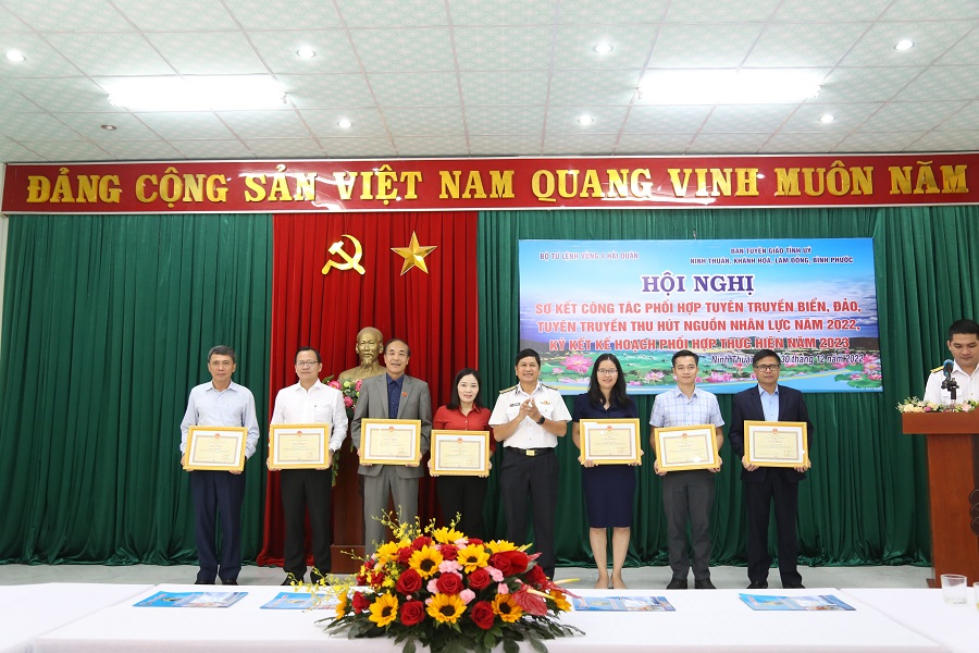 Tăng cường công tác phối hợp tuyên truyền biển, đảo