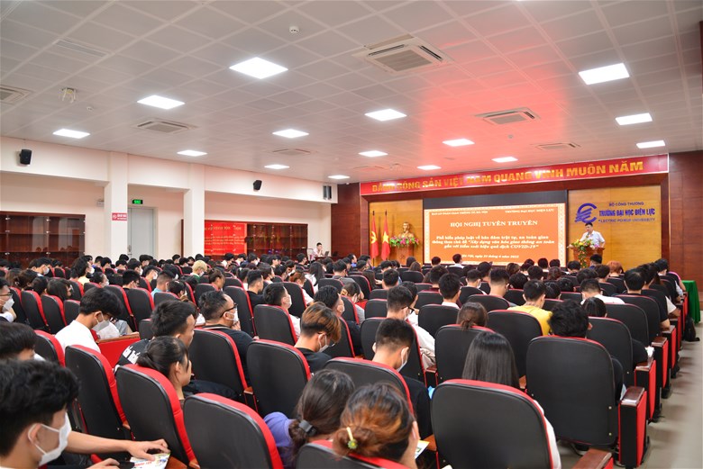 Trường Đại học Điện lực chung tay đảm bảo trật tự, an toàn giao thông