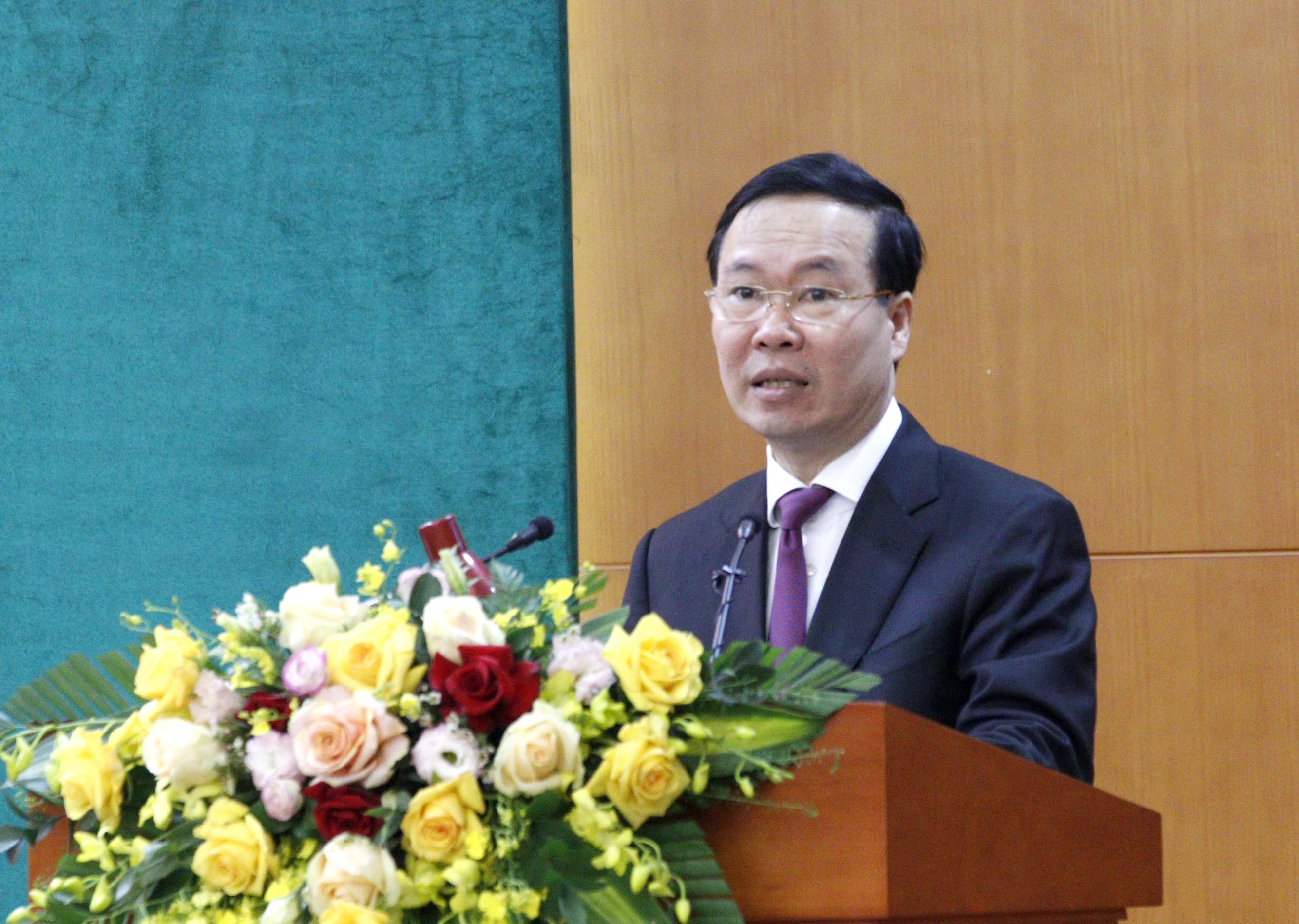 Xử lý nghiêm các vụ án tham nhũng, tiêu cực, bất kể người đó là ai