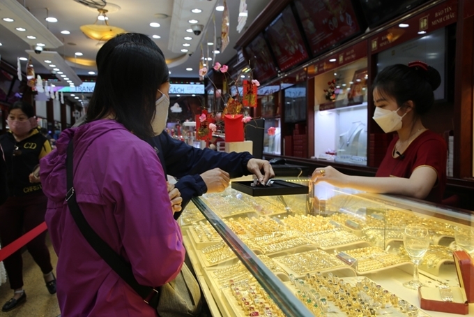 Giá vàng trong nước vượt ngưỡng 67 triệu đồng lượng