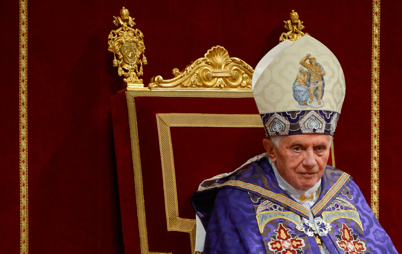 Điện chia buồn Giáo hoàng danh dự Benedict XVI qua đời
