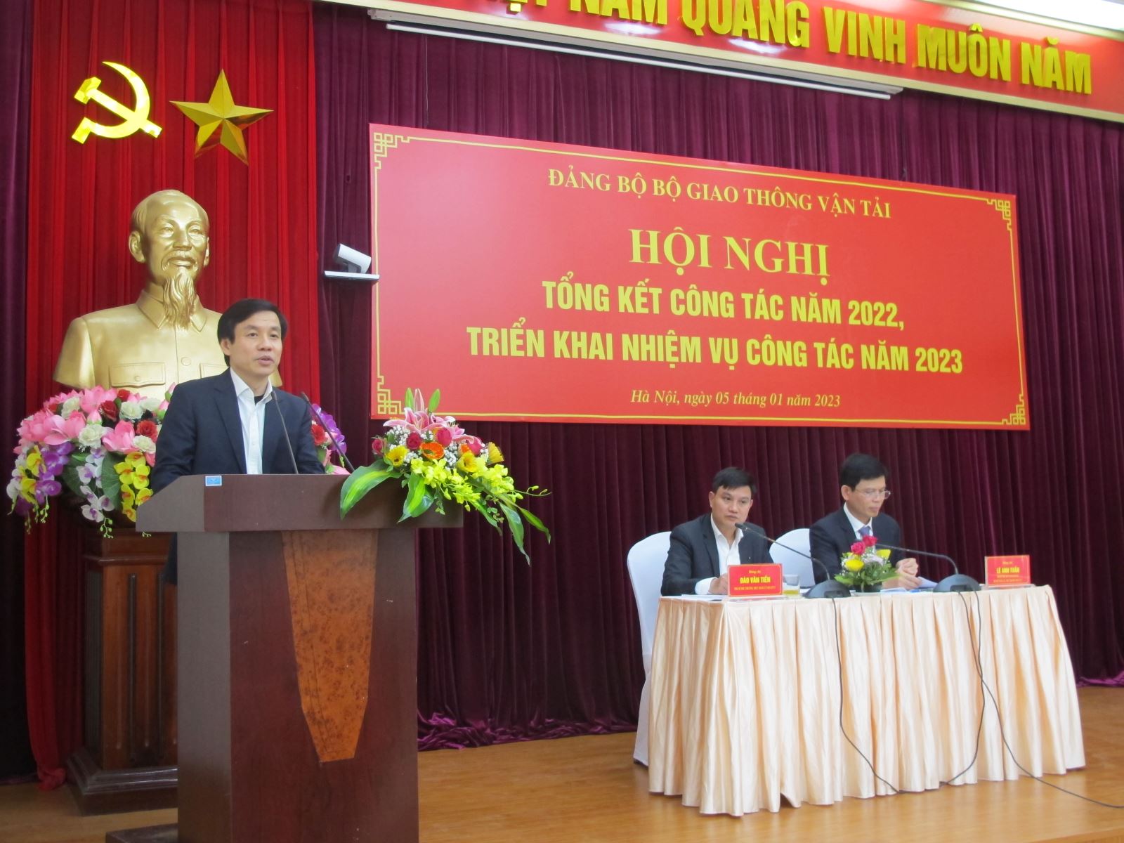 Đảng bộ Bộ Giao thông Vận tải học và làm theo Bác
